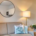 Collections - Proche Colmar - Eguisheim Appart hôtel 4*